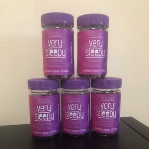 2 sleepy gummies perfectly posh